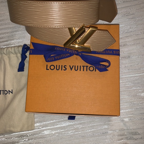 AUTHENTIC Louis Vuitton Belt. Only worn once - Picture 6 of 6